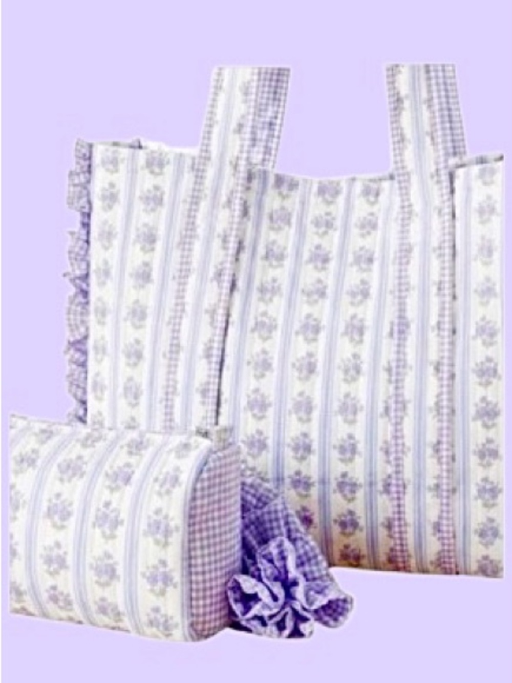 🆕- Set of 2- Floral Gingham Quilted Tote with Matching Pouch & Hair Scrunchie